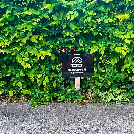 Homestay Nerd - Gaestezimmer In Alter Garage *